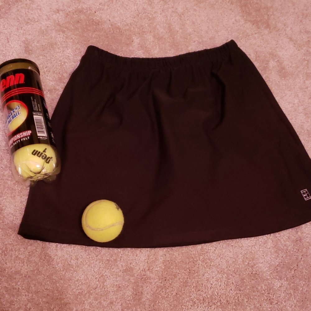 Black nike tennis skort medium